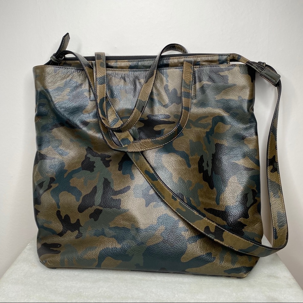BANDIER camo flatiron bag NWOT